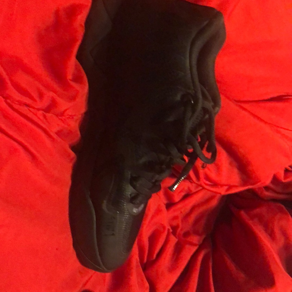 Melos - Picture 2 of 4